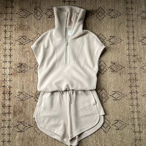 Varley Set Keely High Rise Short (SM) & Dexter Half Zip Sweat (XS) Light Taupe